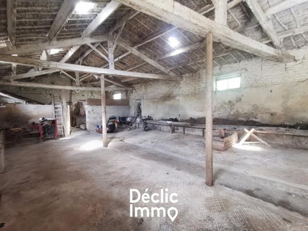 Vente grange Saint pierre le vieux, 142m² 290m² 1 pièce 70 000€