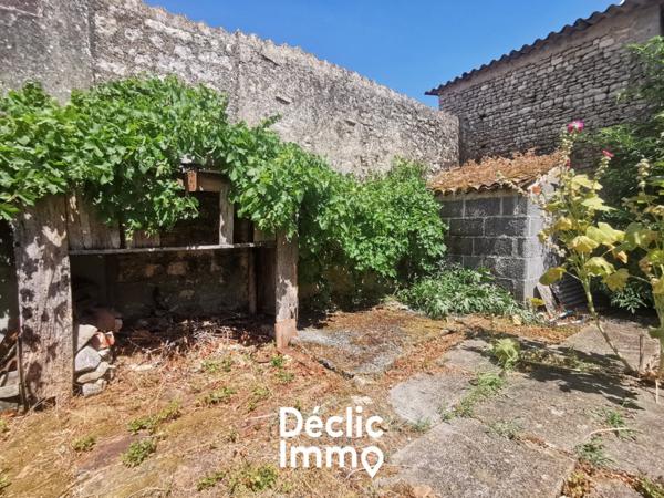 Vente grange Saint pierre le vieux, 142m² 290m² 1 pièce 70 000€