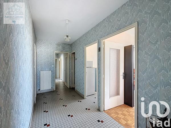 House for sale 5 rooms 93 m² Yzeure