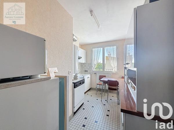 House for sale 5 rooms 93 m² Yzeure