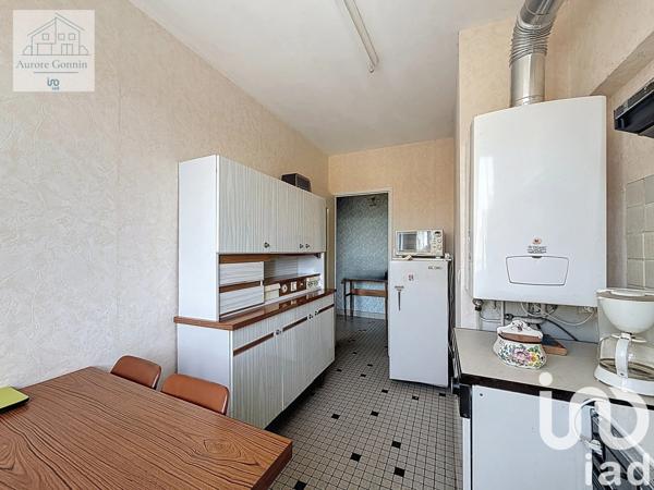 House for sale 5 rooms 93 m² Yzeure