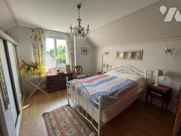 A FALAISE  "Chez des Notaires à Mes Côtés, état impeccable pour cette maison individuelle à ven...