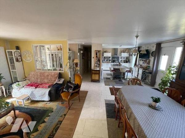 A FALAISE  "Chez des Notaires à Mes Côtés, état impeccable pour cette maison individuelle à ven...