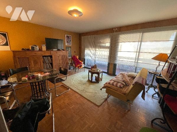 MARSEILLE 7éme,  T2 67m²+ terrasse 11m² et garage vue  NOTRE DAME DE LA GARDE et mer.