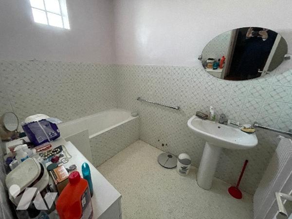 MARSEILLE 7éme,  T2 67m²+ terrasse 11m² et garage vue  NOTRE DAME DE LA GARDE et mer.