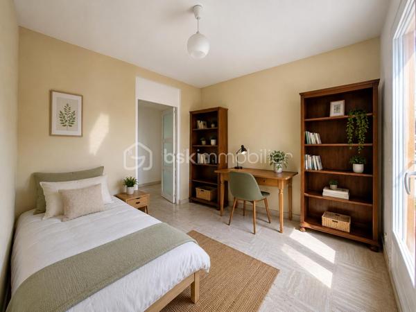 Ce bel appartement au 3ème étage se compose d’un grand salon lumineux et calme donnant accès à une agréable terrasse, d’une cuisine indépendante, d’une salle d'eau et d’un WC séparé, de trois chambres et d'un beau dressing.IL bénéficie également d’une cave privative et d’un ascenseur.

Vous apprécierez particulièrement son environnement verdoyant et paisible, avec la Torse qui passe au pied de la résidence et le Parc de la Torse à proximité.
L’appartement est idéalement situé, proche de toutes les commodités.
Un logement spacieux, calme et agréable à vivre, idéal pour une famille à la recherche de confort et de proximité avec toutes les commodités.

Confiez votre projet à Caroline DIEDHIOU pour cette vente exclusive. Une opportunité à ne pas manquer !