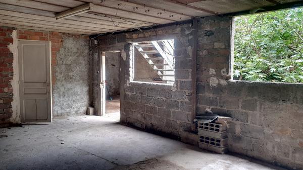 Maison avec local à rénover - Corbeil Essonnes 7 pièce(s) 386 m2