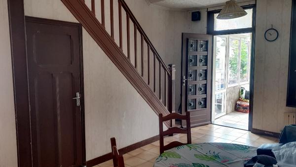 Maison avec local à rénover - Corbeil Essonnes 7 pièce(s) 386 m2