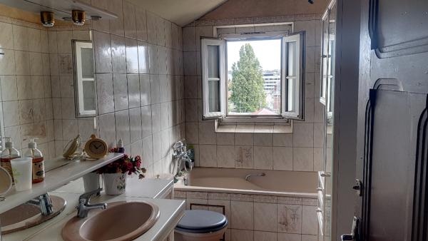 Maison avec local à rénover - Corbeil Essonnes 7 pièce(s) 386 m2