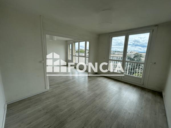 Location Appartement 4 pièces 70 m² - LE PANORAMIC Reims 51100
