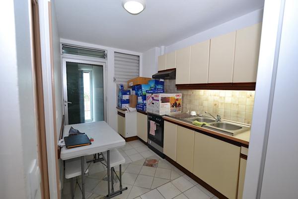 Pointe-à-Pitre (97110) Appartement T4 divisé en 3 unités pour professions libérales