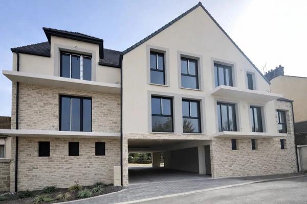 Location                                                      Appartement
                        
                     3 pièces                      67 m2                     à Fontenay-Trésigny