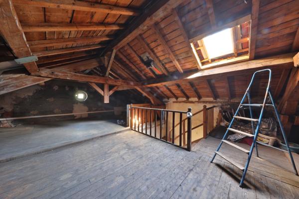 Maison à vendre 7 pièces proche de MONTREVEL EN BRESSE (01)