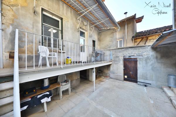 Maison à vendre 7 pièces proche de MONTREVEL EN BRESSE (01)