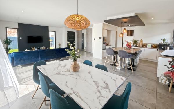 Maison à vendre    5 pièces •  La Ville-Dieu-du-Temple