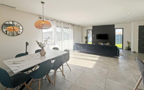 Maison à vendre    5 pièces •  La Ville-Dieu-du-Temple