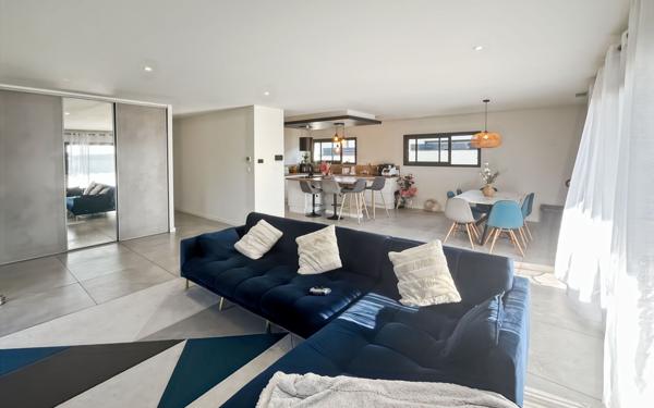 Maison à vendre    5 pièces •  La Ville-Dieu-du-Temple