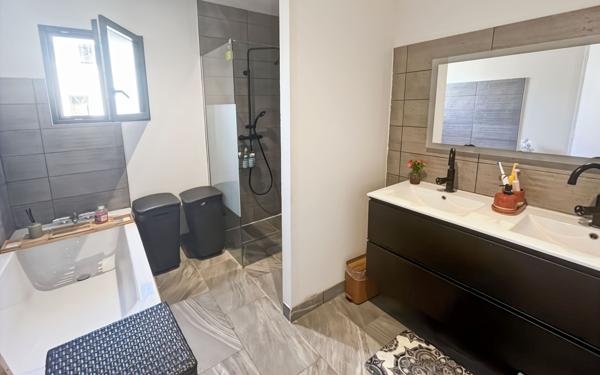 Maison à vendre    5 pièces •  La Ville-Dieu-du-Temple