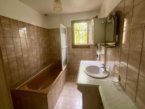 Maison à vendre, dans la commune de St Doulchard