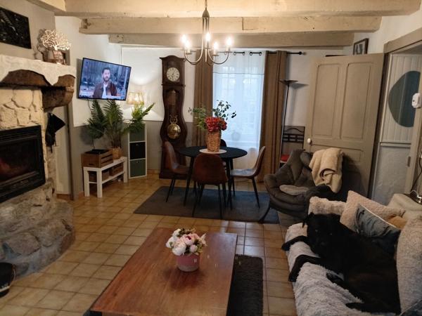 Charmante maison au fond d’une impasse, au bord du ruisseau sur 4290m2