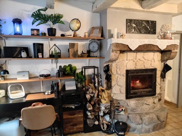 Charmante maison au fond d’une impasse, au bord du ruisseau sur 4290m2