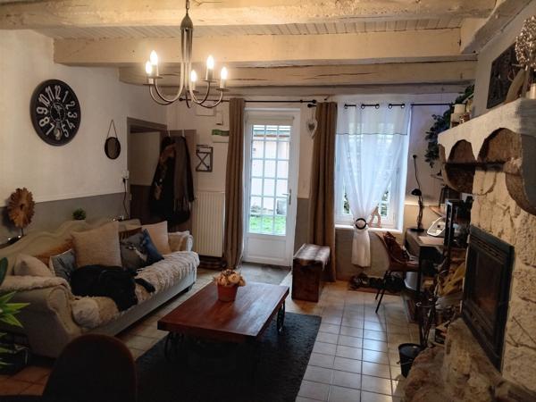 Charmante maison au fond d’une impasse, au bord du ruisseau sur 4290m2