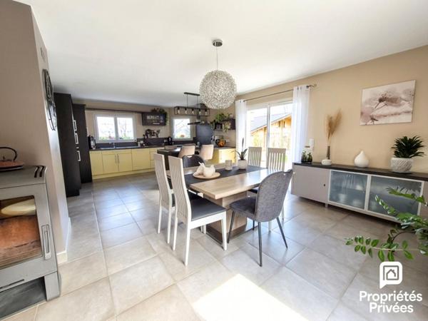 Maison 150m2 - 4 chambres - Sous-sol complet - Piscine