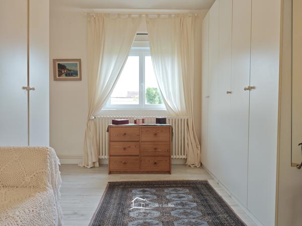 MAISON 5 CHAMBRES Lezay (79120)