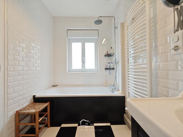 MAISON 5 CHAMBRES Lezay (79120)