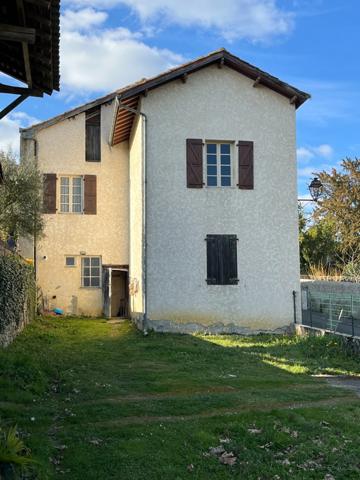 Marciac(32)proche:MAISON de 1720 en pierres, dans son jus, avec grange et jardin 680m2, au cœur d'un village patrimonial, ecole et commerces de proximité, pres de MARCIAC (32)assainissement collectif