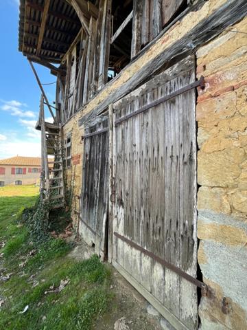 Marciac(32)proche:MAISON de 1720 en pierres, dans son jus, avec grange et jardin 680m2, au cœur d'un village patrimonial, ecole et commerces de proximité, pres de MARCIAC (32)assainissement collectif