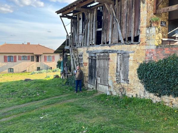 Marciac(32)proche:MAISON de 1720 en pierres, dans son jus, avec grange et jardin 680m2, au cœur d'un village patrimonial, ecole et commerces de proximité, pres de MARCIAC (32)assainissement collectif