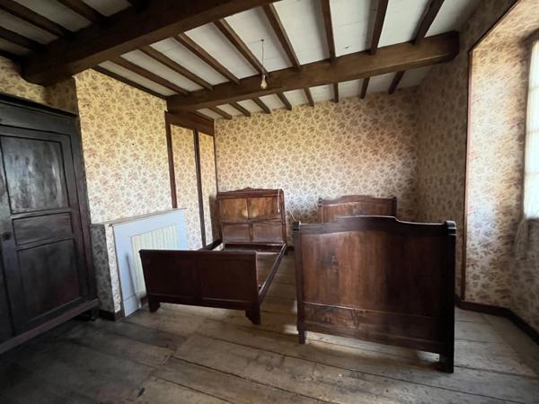 Marciac(32)proche:MAISON de 1720 en pierres, dans son jus, avec grange et jardin 680m2, au cœur d'un village patrimonial, ecole et commerces de proximité, pres de MARCIAC (32)assainissement collectif