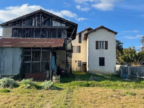 Marciac(32)proche:MAISON de 1720 en pierres, dans son jus, avec grange et jardin 680m2, au cœur d'un village patrimonial, ecole et commerces de proximité, pres de MARCIAC (32)assainissement collectif