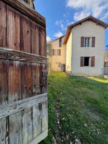 Marciac(32)proche:MAISON de 1720 en pierres, dans son jus, avec grange et jardin 680m2, au cœur d'un village patrimonial, ecole et commerces de proximité, pres de MARCIAC (32)assainissement collectif