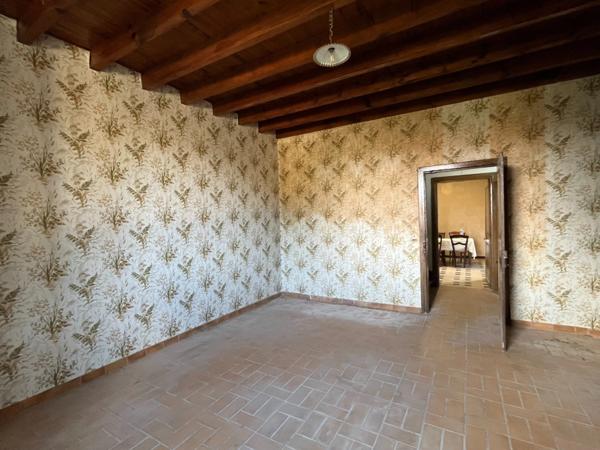 Marciac(32)proche:MAISON de 1720 en pierres, dans son jus, avec grange et jardin 680m2, au cœur d'un village patrimonial, ecole et commerces de proximité, pres de MARCIAC (32)assainissement collectif