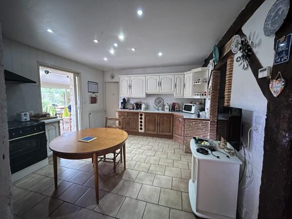 Maison à vendre |  Saint-Pierre-d'Eyraud |  6 pièces | 208 m²