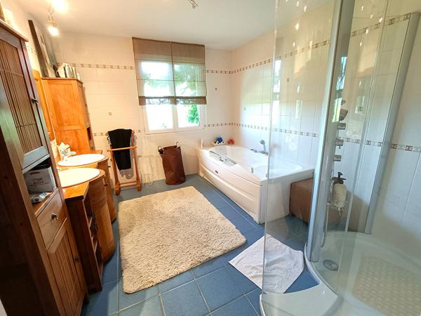 Maison - 7 pièces - Bonchamp-lès-laval