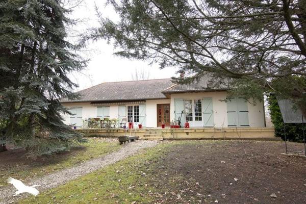 Maison à vendre |  Domérat |  6 pièces | 180 m²