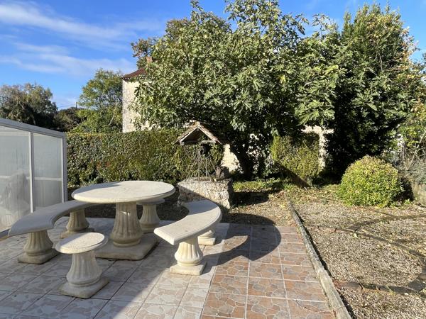 PAVILLON DE PLAIN PIED AVEC VUE DEGAGEE// SUPERBE TERRAIN arboré // PISCINE