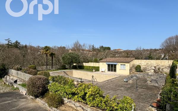 Maison à vendre    8 pièces •  Vogüé