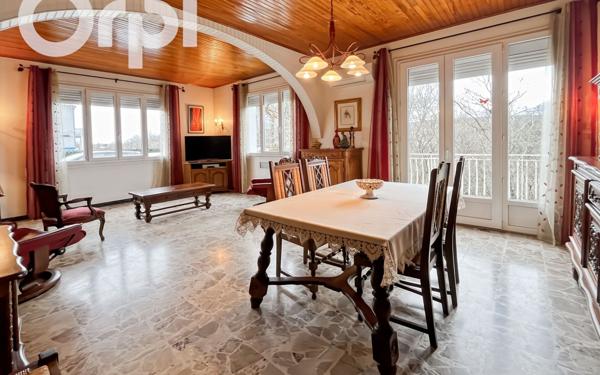 Maison à vendre    8 pièces •  Vogüé