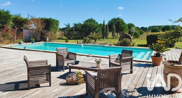 Maison à vendre 20 pièces 453 m² Saint-Laurent-d'Aigouze