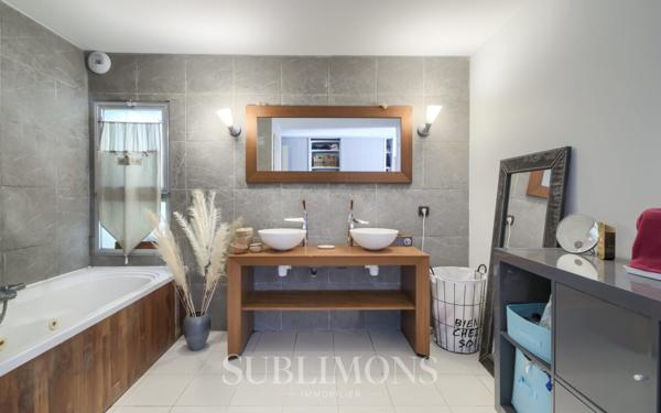Maison 9 pièces 295 m²