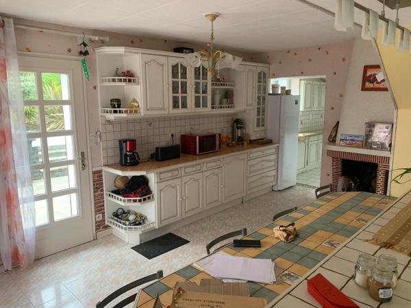 Maison à POILLE-SUR-VEGRE, 72350 - 5 pièces 170m²