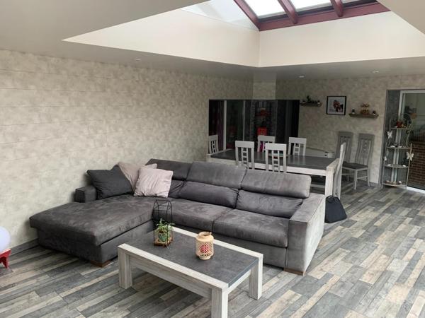 Maison à POILLE-SUR-VEGRE, 72350 - 5 pièces 170m²