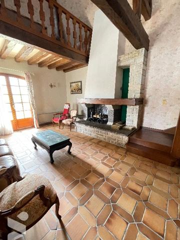 PITHIVIERS Belle maison avec beaux volumes dans quartier calme