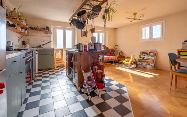 Maison à vendre    6 pièces • 136,97 m2 Forcalquier