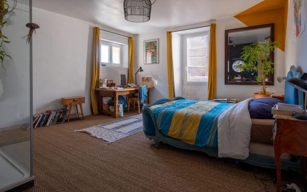 Maison à vendre    6 pièces • 136,97 m2 Forcalquier