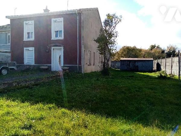 maison de village avec terrain de 1215 m² - état à conforter